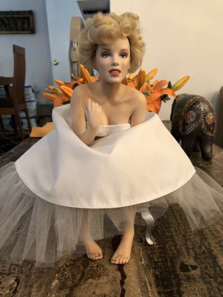 Marilyn Monroe Franklin Porcelain Portrait Doll & Satin Seat Love Marilyn