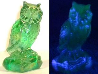 Boyd Glass Made In 2004 Owl Bird Paperweight Aloe Carnival Green Fund