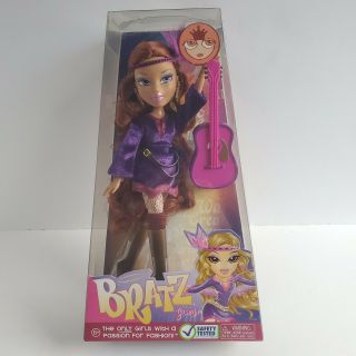 Mga Bratz Earth Girl Yasmin Doll Rare Limited Edition Pink Guitar Freckles