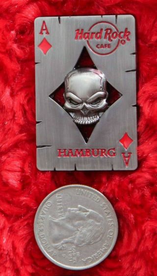 Hard Rock Cafe Pin HAMBURG 3D SKULL Poker Playing Card Diamond hat lapel logo 3