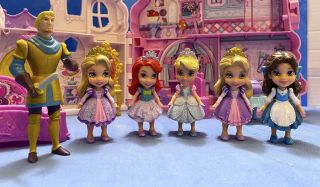Disney Princess Little Kingdom Play ' n Carry Castle w/Figures & Furniture EUC 2