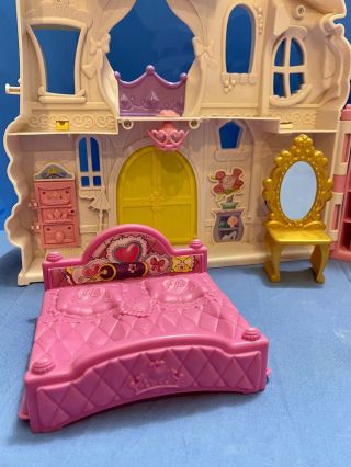 Disney Princess Little Kingdom Play ' n Carry Castle w/Figures & Furniture EUC 3