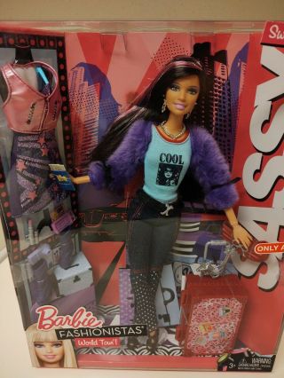 Rare 2011 Barbie Swappin Styles Sassy Teresa World Tour Gift Set