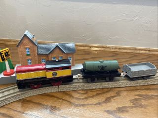 Trackmaster Thomas & Friends Dart With Oil Tanker And Cargo Car Motorized Engine