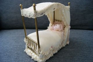Dollhouse Vintage Amorosa Dressed Four Poster Canopy Bed Miniature 1985