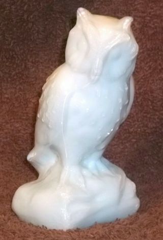 Boyd Glass Made In 1982 Owl Bird Paperweight Bright Snow White Fund