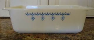 Vtg 913 Pyrex Blue Snowflake Garland Loaf Dish Pan 8 1/2 X 4 1/2 X 2 1/2