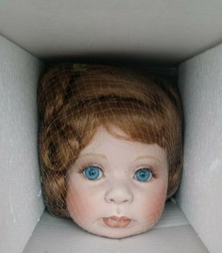 33 AND NRFB MARIE OSMOND CHASING RAINBOWS PORCELAIN DOLL 3