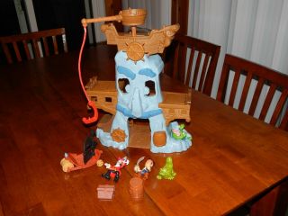 Jake And The Neverland Pirates Captain Hook’s Adventure Rock Playset