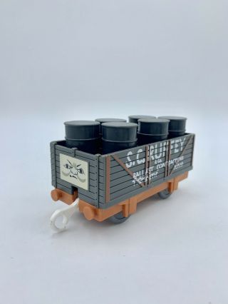 Thomas & Friends Trackmaster Sc Ruffey Troublesome Truck With Barrels Cargo