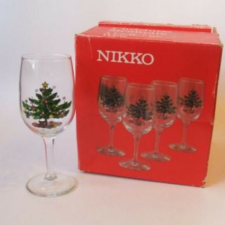 Nikko Happy Holidays Christmastime Set Of 4 Wine Glasses 7 Oz 6 Inch Tall