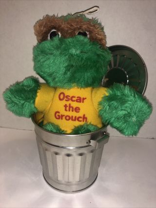 Playskool Sesame Street Plush Oscar The Grouch In Metal Trash Can Figure Toy 9”