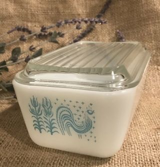 Pyrex Amish Butterprint Turquoise On White 502 Refrigerator Dish & Lid 1 1/2 Pts