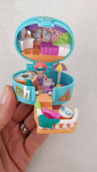 Vintage Polly Pocket Summer Villa With Doll And Umbrella 99 Complete