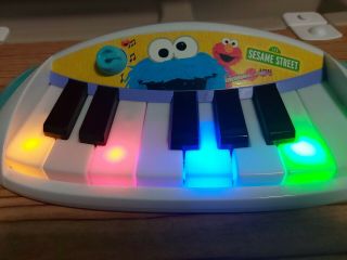 2010 Hasbro Sesame Street ELMO LET ' S ROCK White Piano Keyboard Musical Toy 2