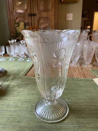 Vintage Depression Jeanette Glass Iris And Herringbone 9” Clear Vase Euc