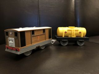 Tomy Toby Thomas The Tank Engine Trackmaster Motorized Train & Diesel Tanker