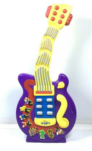 The Wiggles Wiggling Guitar Purple Musical Singing Dancing Toy Spin Master 2004