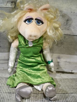 Disney Store The Muppets 19 " Miss Piggy Plush Doll
