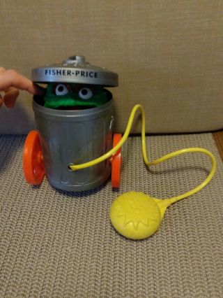 Sesame Street Fisher Price Oscar The Grouch Pop - Up Pull Toy Trash Can 1977 (al)