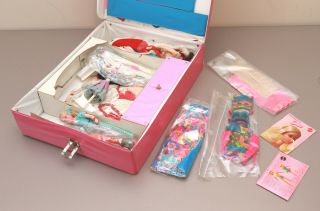 Vintage 1968 Barbie & Steffie Sleep ' n Keep Case W/Clothing and Accessories 3