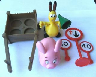 Disney Jungle Junction Bungo W/cart & Signs,  Zooter Pink Pig
