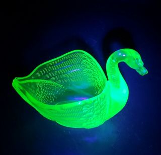 Vintage Green Vaseline/uranium Glass Swan