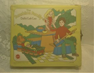 1976 Mattel The Sunshine Family Doll & Craft Case Plus Dolls Clothes Furniture