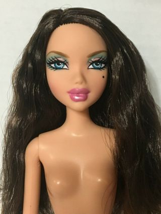 2007 Barbie My Scene Street Sweet Delancey Doll Dark Brunette Hair Rare