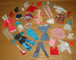 Quantity Of Vintage Topper Dawn / Palitoy Pippa Doll Clothes & Accessories