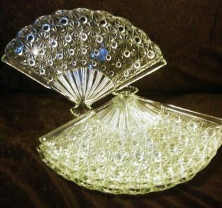 (4) Vintage - Eapg - " Fenton " - Daisy And Button - Fan Plates