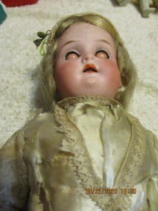 ANTIQUE DOLL HEAD IS BISQUE MARKED HEUBACH KOPPELSDORF 250 3/0 GERMANY 2