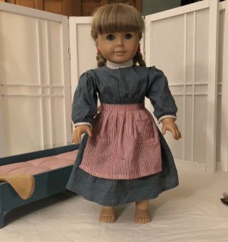 Retired Kirsten Larson Pre Mattel American Girl Doll With Bed And Hardcover Book