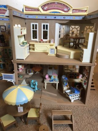 Sylvanian Families House of Brambles Department Store 3