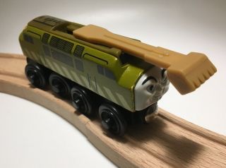 Thomas Wooden Railway Diesel 10 Britt Allcroft 2000 Sliding Claw Train Set Toy