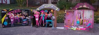 1985 Barbie And The Rockers Hot Rockin Stage Playset With 5 Dolls And Clothes