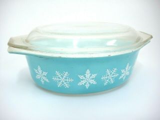Vintage Pyrex Turquoise Snowflake 1.  5 Quart Casserole Dish W Lid 043