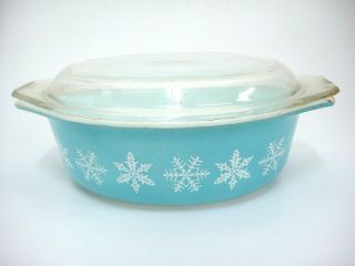 Vintage Pyrex Turquoise Snowflake 1.  5 Quart Casserole Dish w Lid 043 2