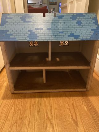 vintage Dollhouse With Furniture And Dolls 3