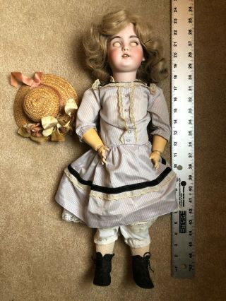 Antique German Bisque Doll Head Simon Halbig S H 1079 - 8 1/2 Dep Germany