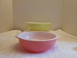 Vintage Pyrex Pink And Green 2 Qt Casserole Dishes