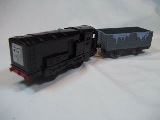 Thomas And Friends Trackmaster Motorized Diesel W/boxcar -