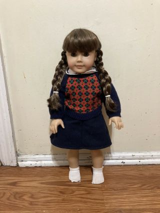 Retired American Girl Pleasant Company Molly Doll With Meet Outfit (no Glasses)