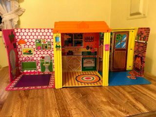 Vintage 1973 Mattel Barbie Country Living Home Fold Out Doll House W/furniture