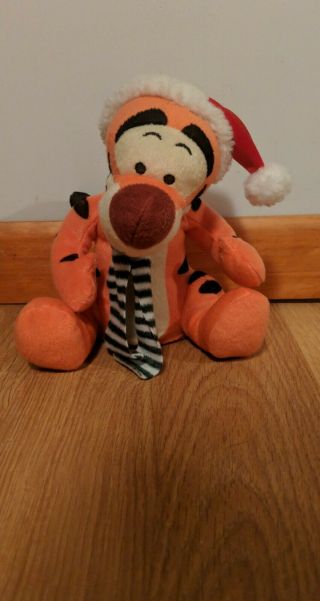Disney Winnie The Pooh Tigger Christmas Holiday Stuffed Plush Toy That Moves 9 "