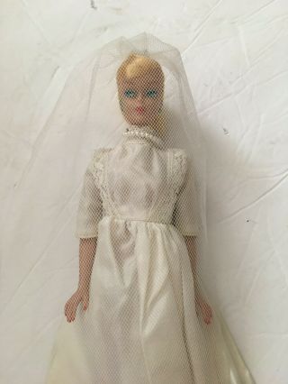 Vintage 1960 ' s swirl ponytail Barbie Doll Blonde Midge Bride wedding gown. 2