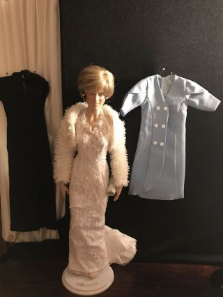 Franklin Princess Diana Doll /and 3 Dresses/earrings/shoes On White Dress