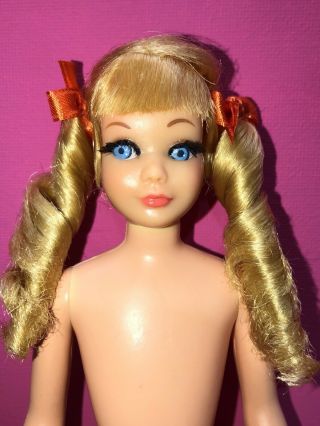 Vtg Skipper Barbie Doll 1970 Tnt 1105 Blonde Banana Sausage Curls