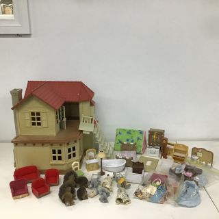 Sylvanian Families Beechwood Hall Play House & Mixed Accessories Incomplete 416
