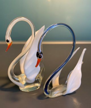 2 Gorgeous Murano Glass Swans Collectable Art Glass